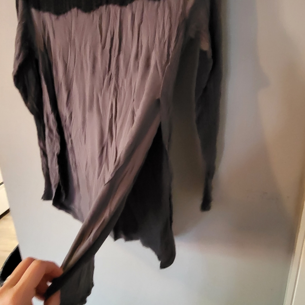 Top - Picture 2 of 3